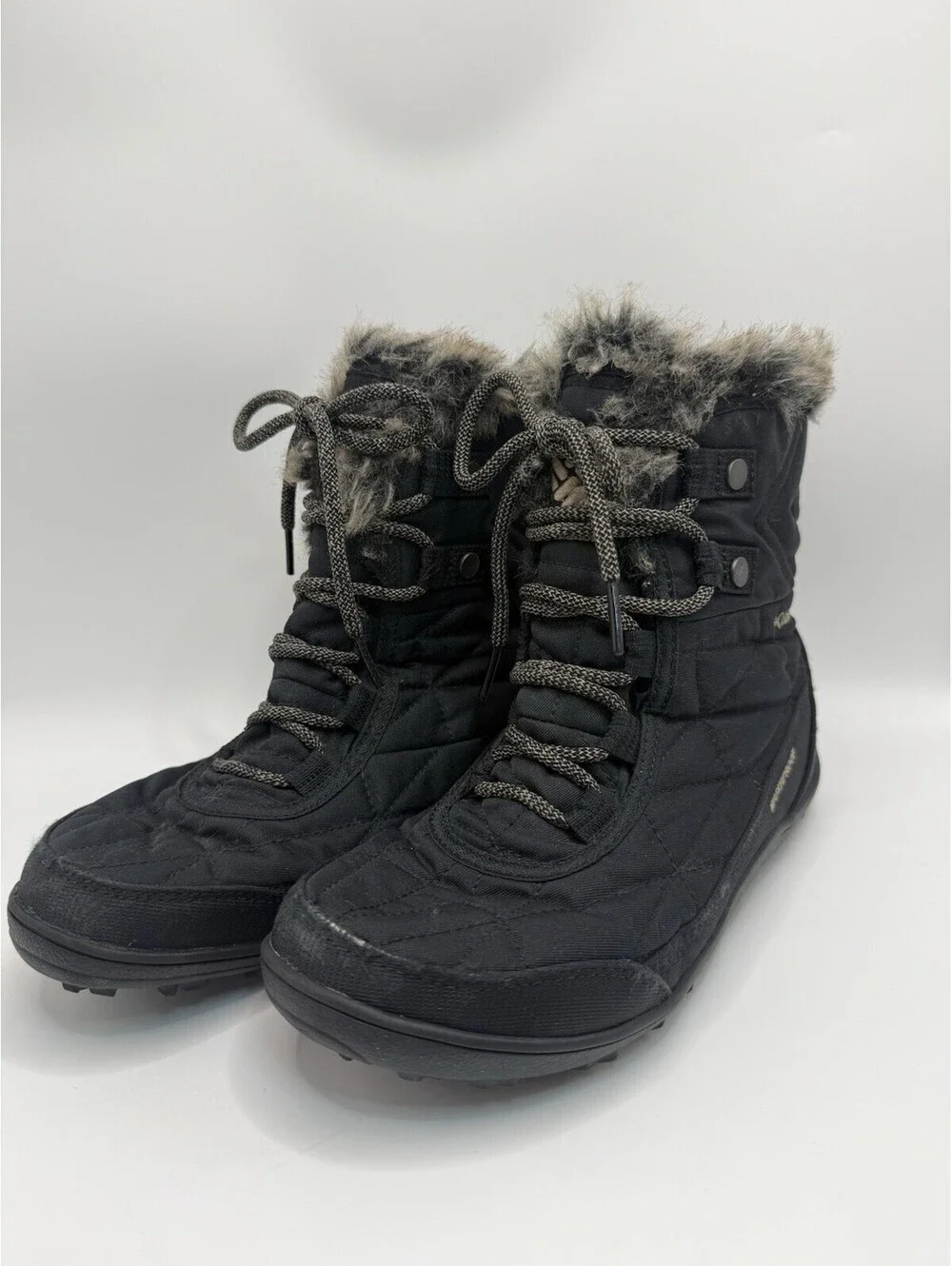 Columbia Minx Mid III Black Pebble Snow Shorty Boots Women's Size 6